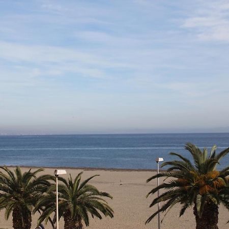 Apartamento En Primera Linea De Playa, Con Vistas A La Playa Y Con Wifi Roquetas de Mar Exterior photo